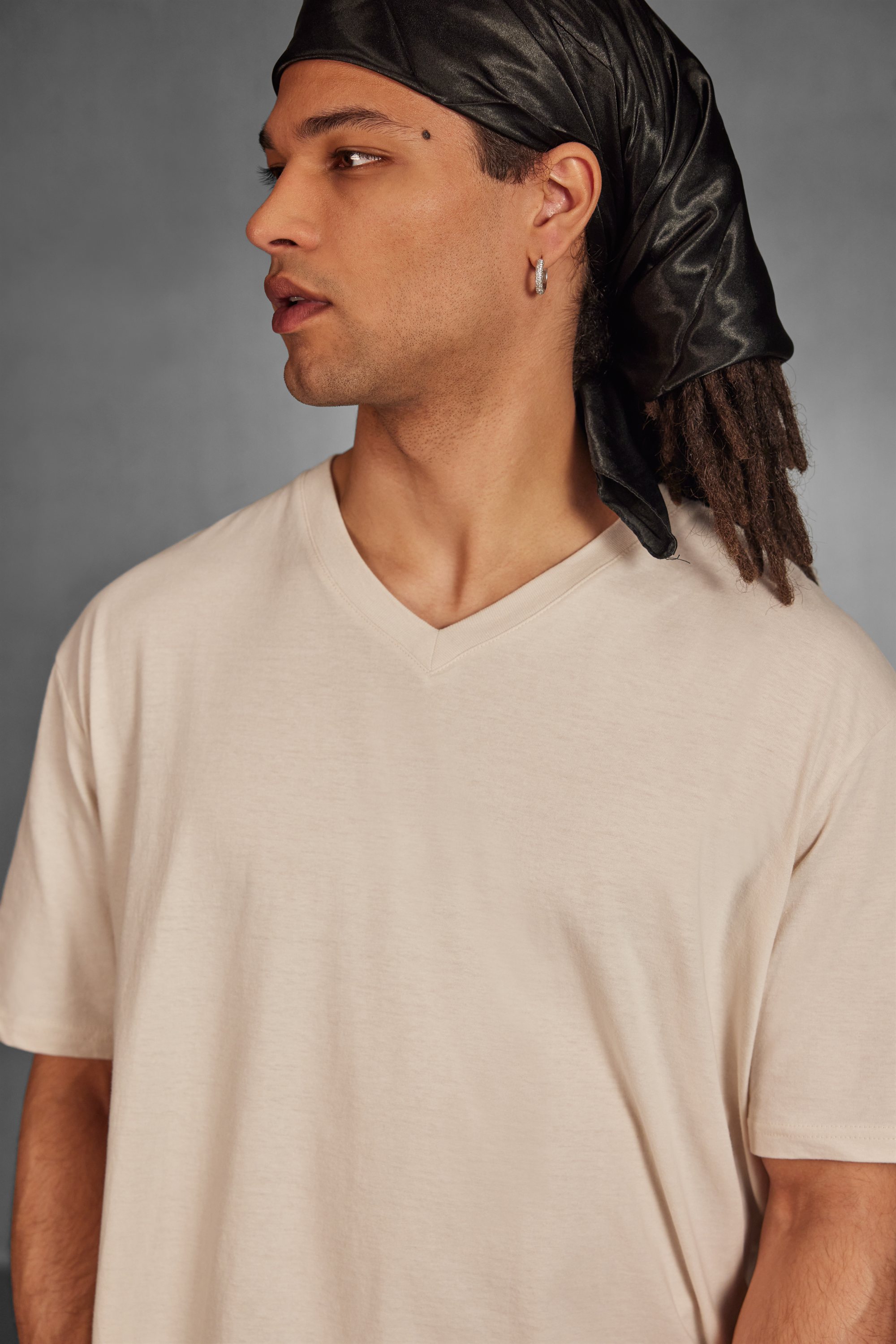 B&C - V-Ausschnitt T-Shirt - TU008 – Bild 11
