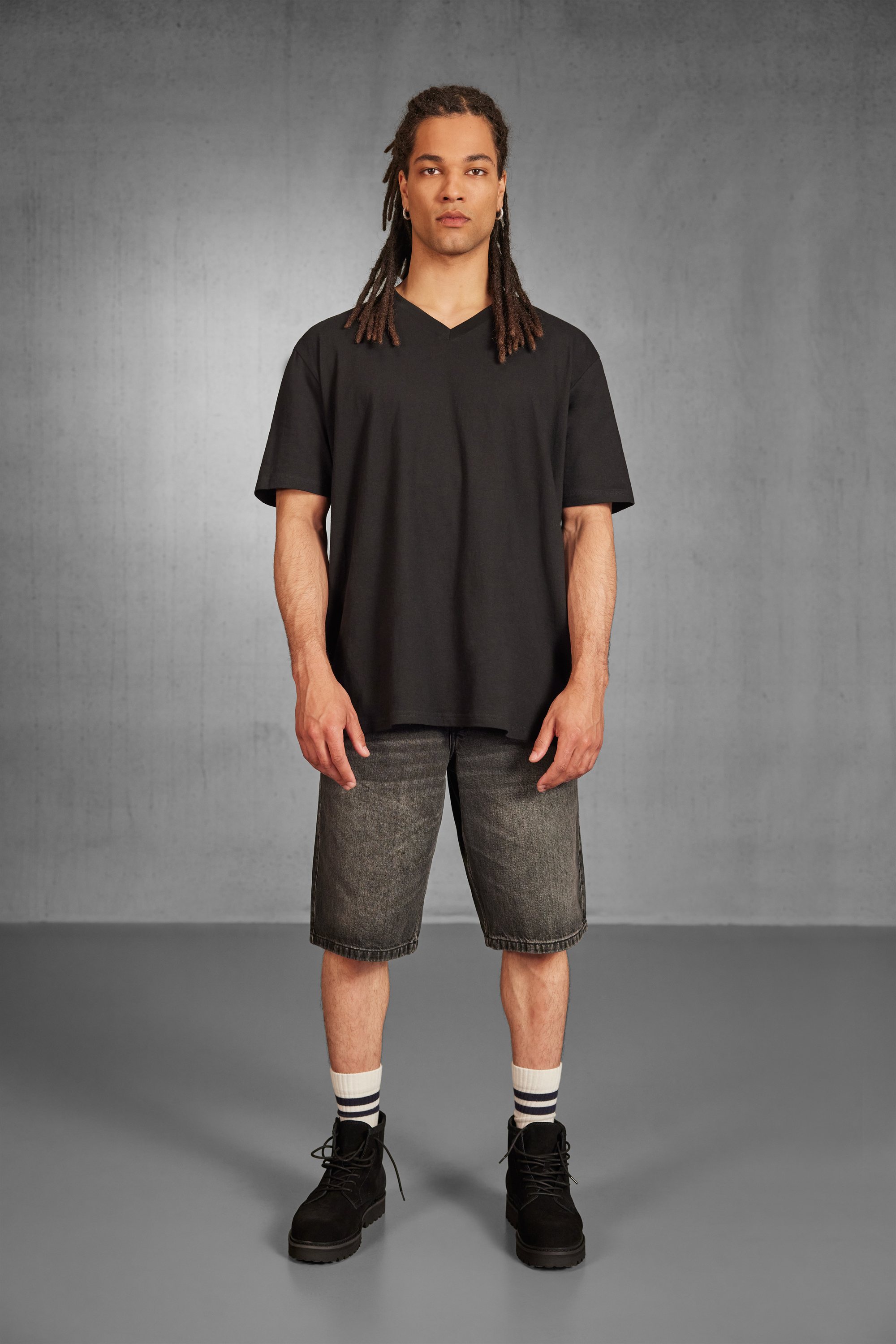 B&C - V-Ausschnitt T-Shirt - TU008 – Bild 13