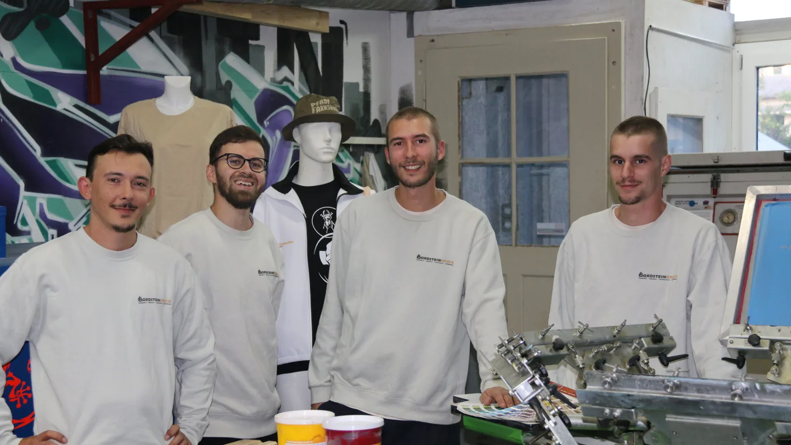 Das Team von Bordstein-Druck in der Werkstatt in Böckten